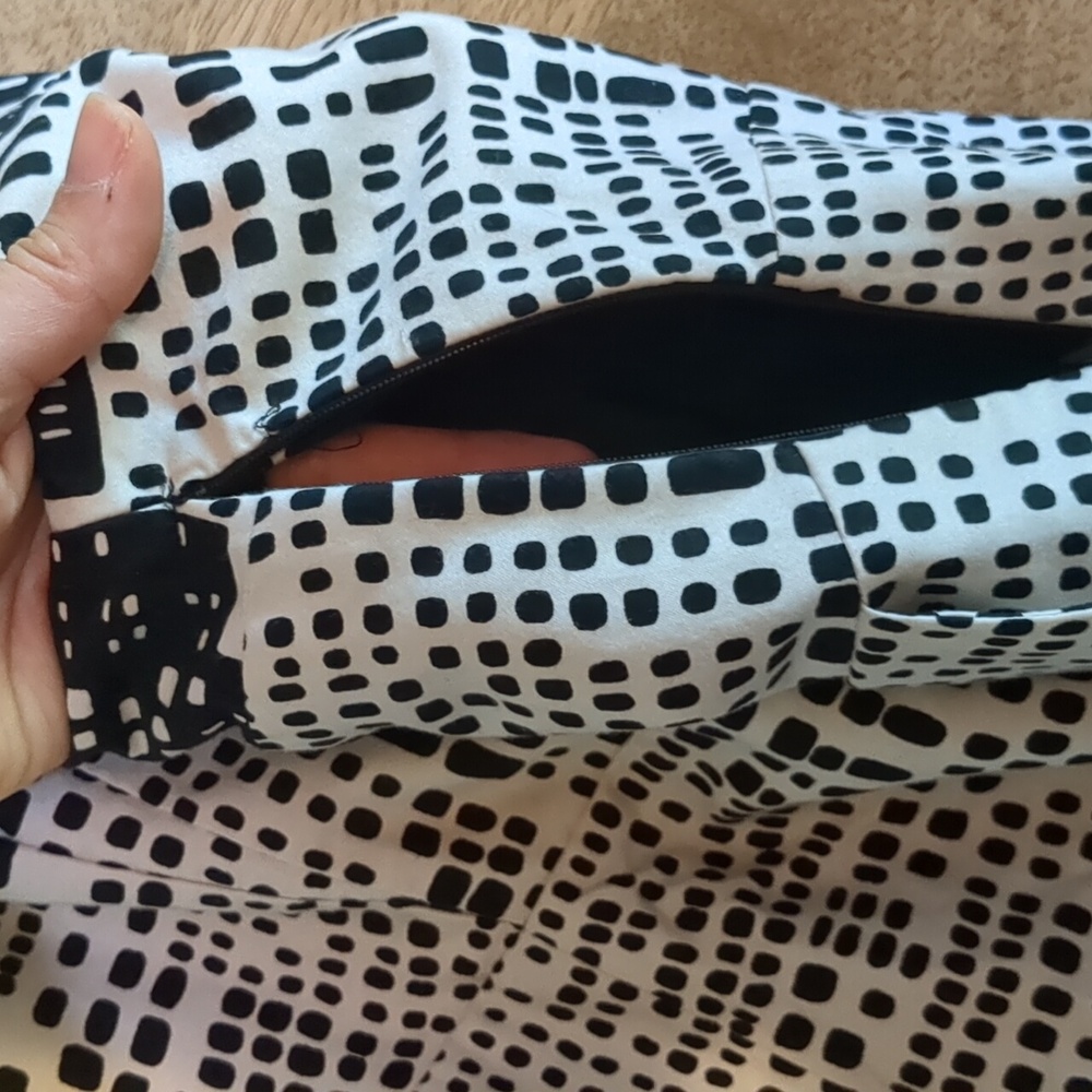 Anthropologie Cityscape Black and White Patterned Dress Sz 6/8 - Picture 6 of 10